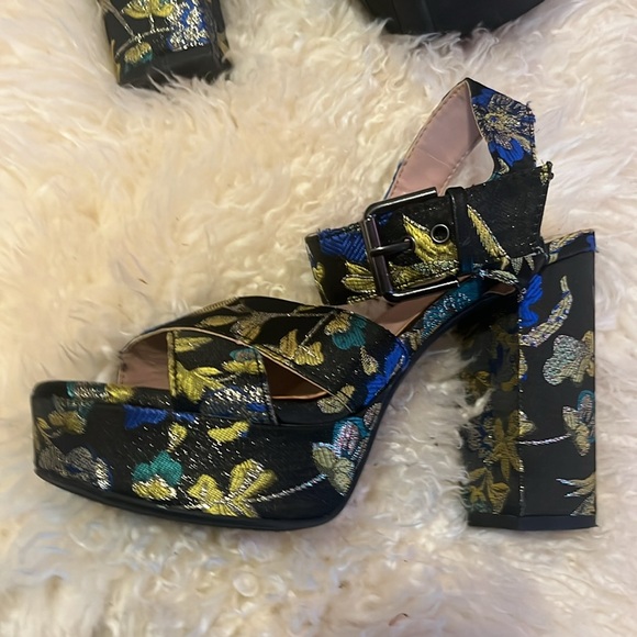 Brocade metallic platform sandals, 6.5 - Picture 5 of 10